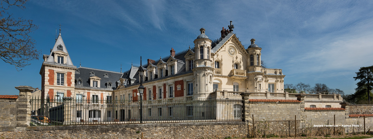 Celebration of the VNF and Heritage Foundation partnership at the Château du Prieuré in Conflans-Sainte-Honorine (78)